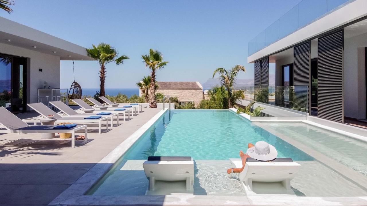 Villa Lydia I Superb Views, Two Pools, Next To The City Kíssamos Exteriör bild
